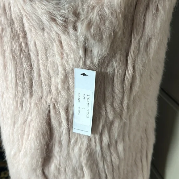 Rabbit Fur Vest - Picture 7 of 9